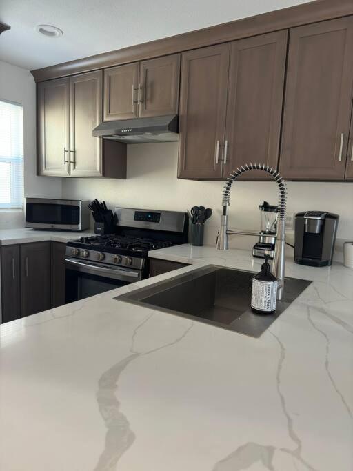 Modern Retreat 1 Mi. From Disney Anaheim Eksteriør bilde